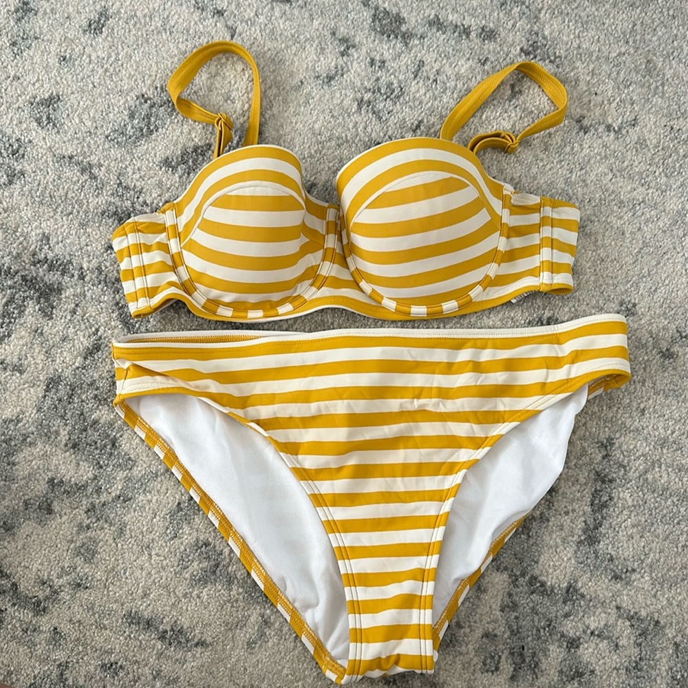 Biden Bikini top and bottom size US 10